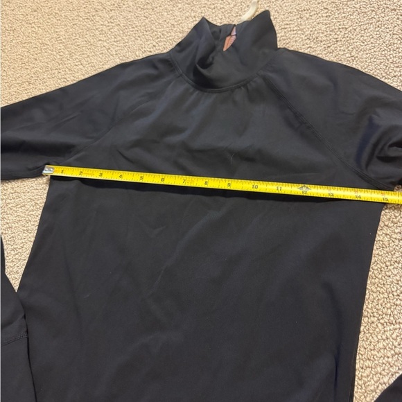 Vuori Black Fitted Long Sleeve Swim Coverup - Picture 2 of 5